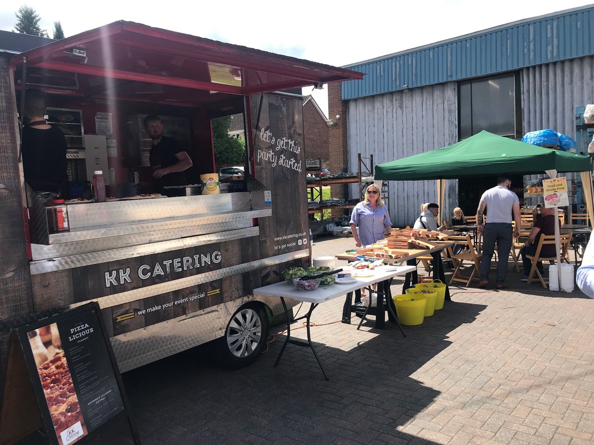Grab it while its 🔥
Our FREE wood-fired stonebaked pizza from the wonderful KK Catering UK is ging down well! 🍕
Soft drinks and nibbles also available. 👍
#DJEvans #burystedmunds #tradeshow