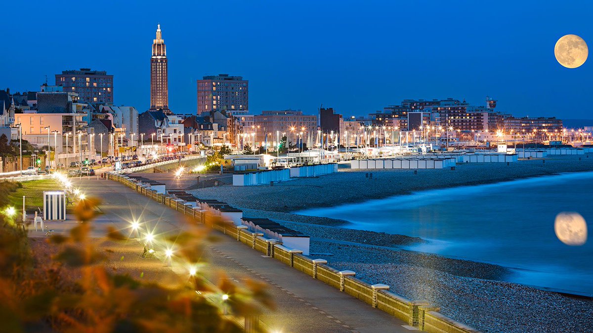 How about this for a view !!!? 🇫🇷👌🏼 The shoreline that kisses the promenade in Le Havre. Our destination of choice for our footie off days….  We are just 25 mins drive away from this beautiful Unesco City. #R&amp;R #Legacy22 ⚽️🌖