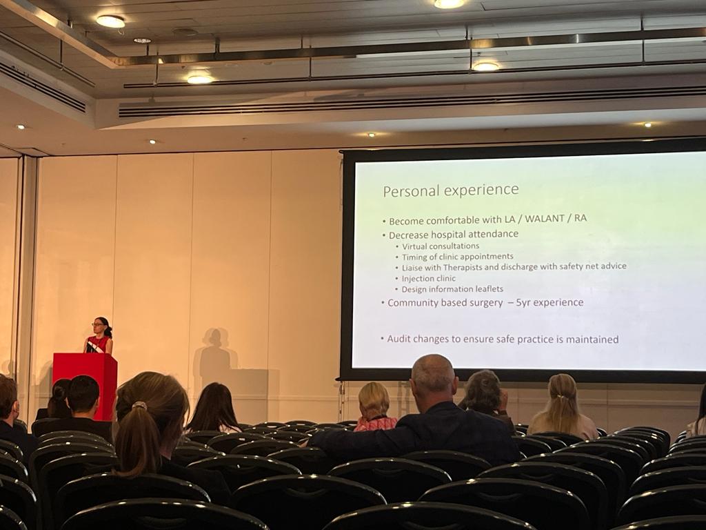 SwitchOffChange's tweet photo. Green surgery at @IFSSHand @FESSHEurope @BSSHand surgeons presenting experiences from Sierra Leone to Australia 👏👏👏 https://t.co/rhyW5LnGLQ