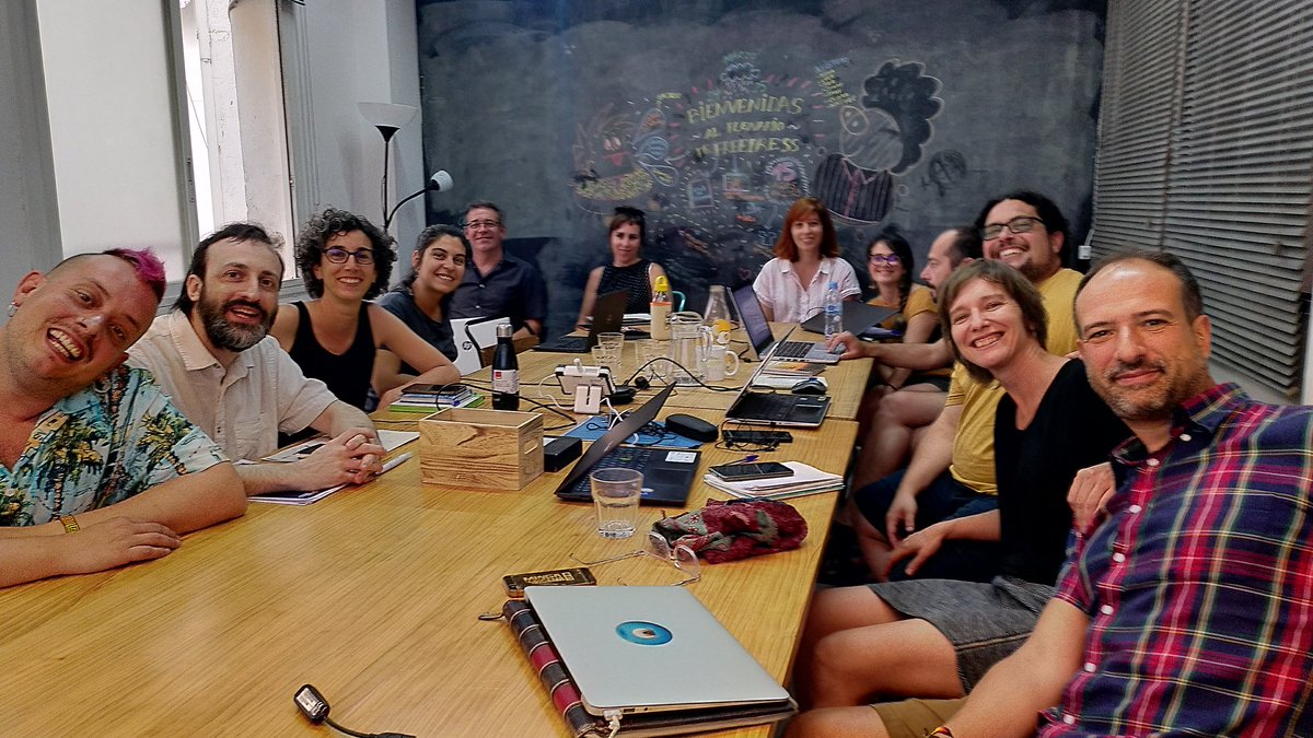 Tangente_coop's tweet photo. 🤗 ¡Hoy hemos tenido Asamblea de enlaces!
📆 Una vez al mes nos reunimos las personas que hacen de enlaces de cada entidad para construir juntas el proyecto común de Tangente 💚
#Intercooperar #ESS https://t.co/C9212Tap97