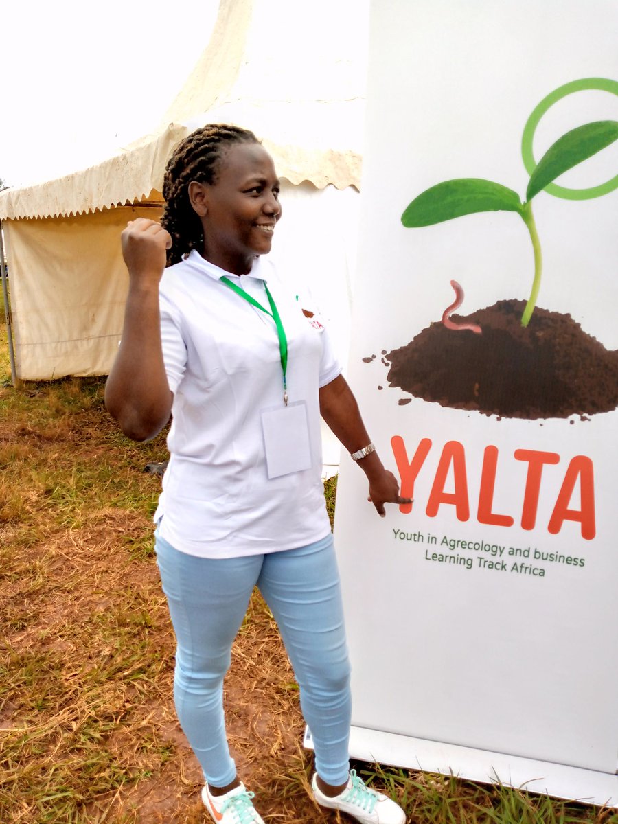 First of all you have to feed the soil, the soil will feed the plant and the passion fruit will feed you too, the best way to feed the soil is to use organic fertilizers, Nahabwe Peskin-Ntungamo District YALTA and KCOA multiplier #AgricEducShow2022
@Pelum_ug
@Kcoa_Khea