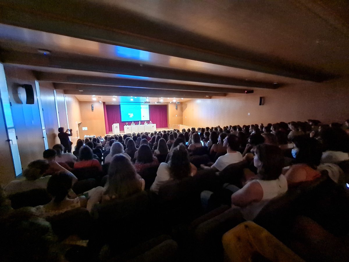 UdG Recerca (@udgrecerca) on Twitter photo Avui som a la 10a Trobada de gestors i gestores de projectes europeus de Catalunya - Dive into Horizon Europe.
Més de 300 assistents!
#trobadaRMA2022 #AGAUR <a href="/universitatURV/">Universitat Rovira i Virgili</a> #recerca #projecteseuropeus Avui som a la 10a Trobada de gestors i gestores de projectes europeus de Catalunya - Dive into Horizon Europe.
Més de 300 assistents!
#trobadaRMA2022 #AGAUR <a href="/universitatURV/">Universitat Rovira i Virgili</a> #recerca #projecteseuropeus