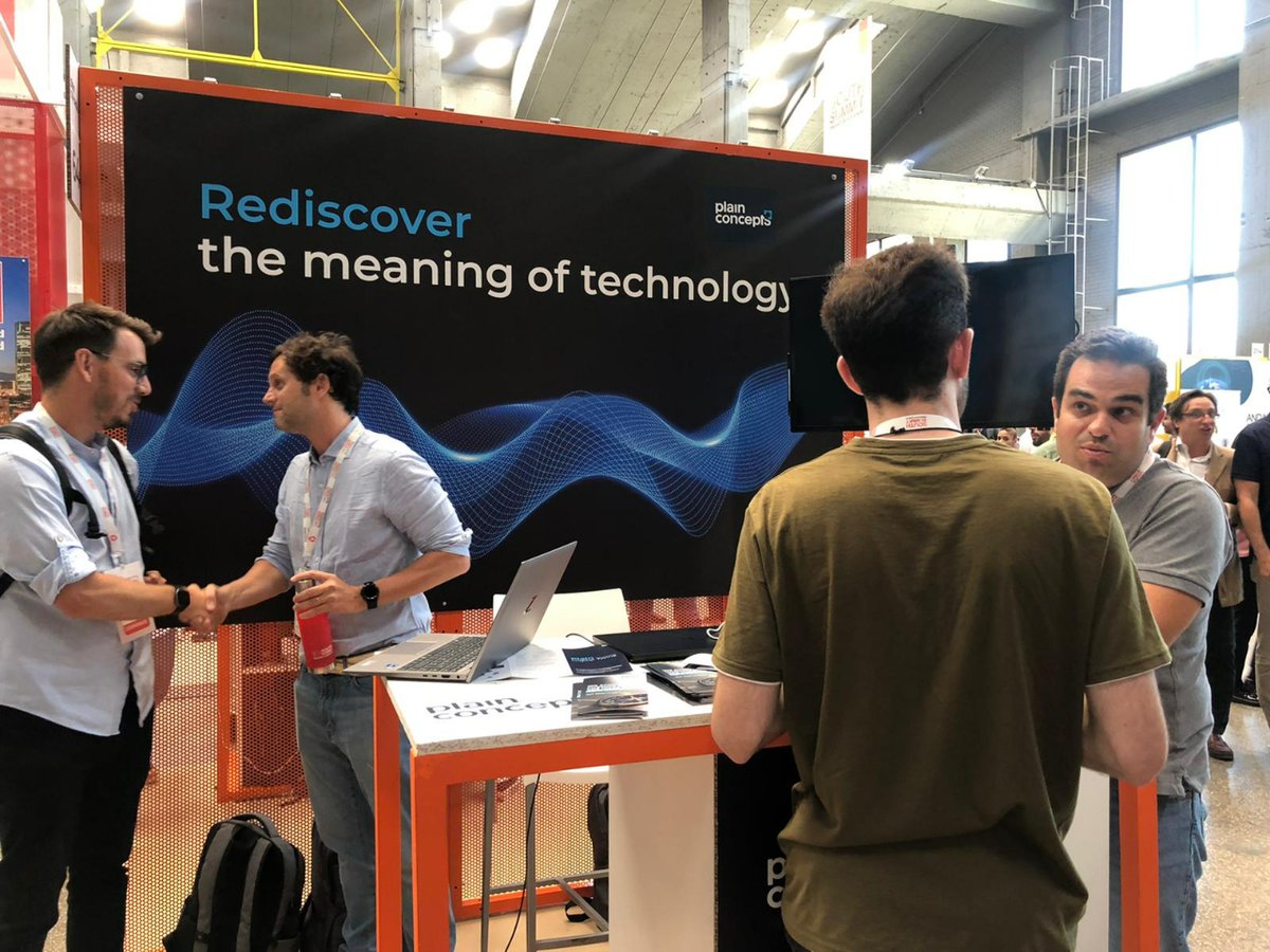 plainconcepts's tweet photo. Estamos en el @south_summit presentando algunos de nuestros proyectos más innovadores como #gemelosdigitales, #espaciosvirtuales 3D con #pointclouds y nuestro nuevo servicio de consultoría tecnológica para startups.
¡Te esperamos! 📍 64
#SouthSummit #SouthSummit2022 https://t.co/u9BqcIJBDg