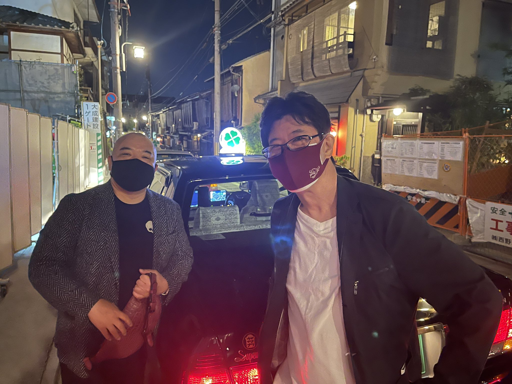 あかほりさとる めんへら侍1巻発売 うぉー なんという幸運 京都にきて たまたまタクシー停めたら ちなみに飲み相手は あいかわらずの水野良のとっつあん 四つ葉タクシー T Co Agcddji1o2 Twitter