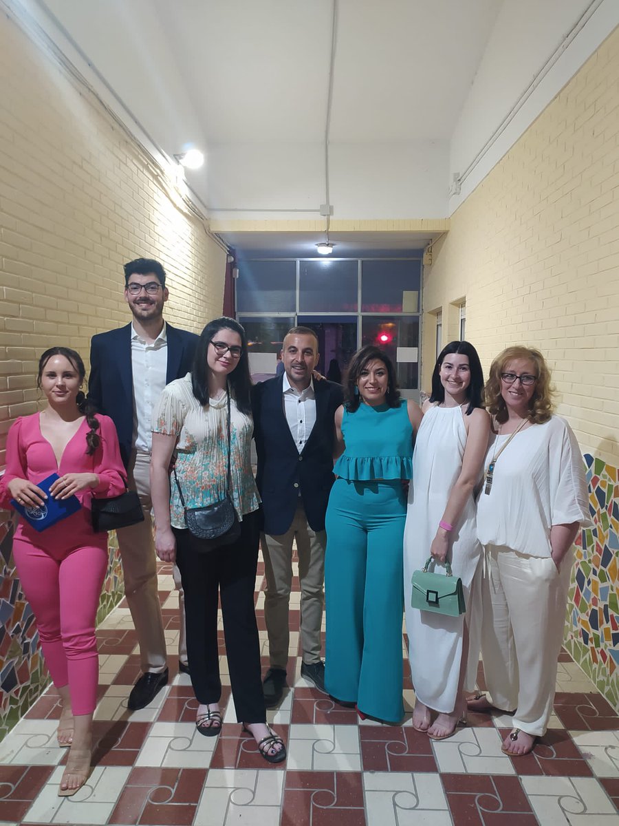 Esta foto, aunque faltan algunas personas, es lo más bonito que nos llevamos. Este grupo, que han tirado unos de otros en los momentos difíciles, y ha hecho que estos dos años sea una experiencia magnífica. Nos llevamos amigos.
#CorpusCristisÑiii