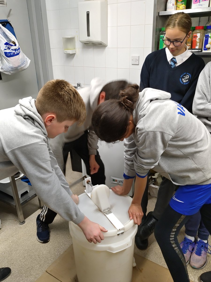 valleygardensnt's tweet image. Honey spinning with @Pure_buzzin it's smells bee-autiful

Lovely down at the community gardens of @mwconnected