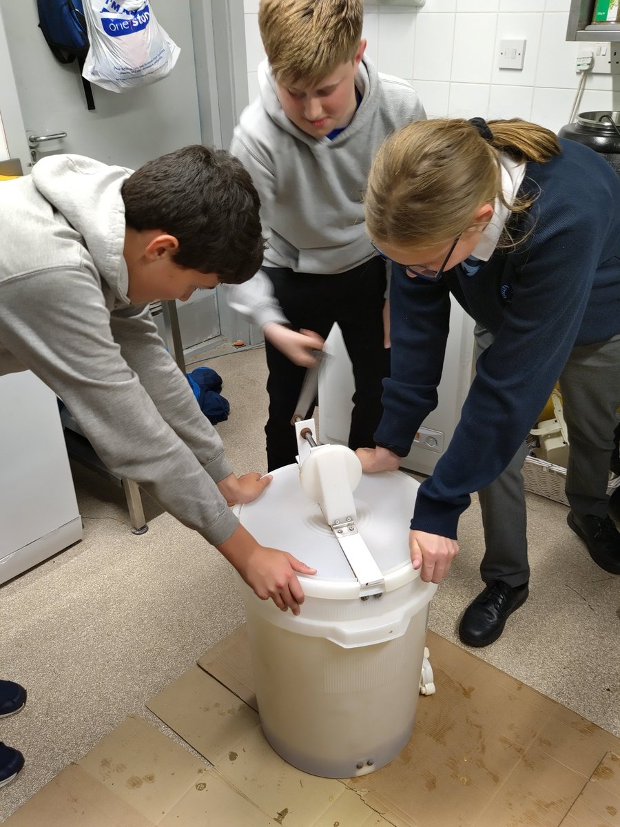 valleygardensnt's tweet image. Honey spinning with @Pure_buzzin it's smells bee-autiful

Lovely down at the community gardens of @mwconnected