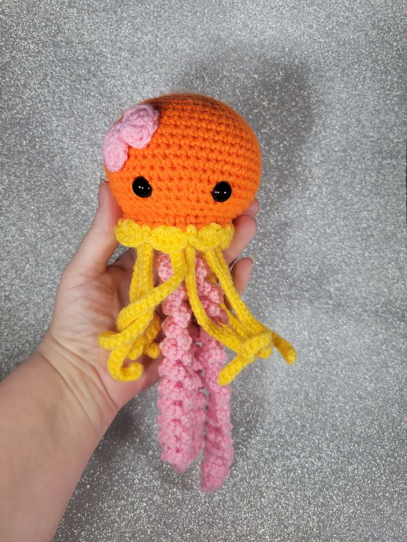 eldritch_stitch's tweet photo. 🧶🧶Excited to share the latest addition to my #etsy shop: #handmade #crochet Pink, Green &amp; Orange Jellyfish  #jellyfish #toys #plushies #amigurumi #stuffedanimal

🔗https://t.co/Qys1SxKjLg https://t.co/vAZihUVoqV