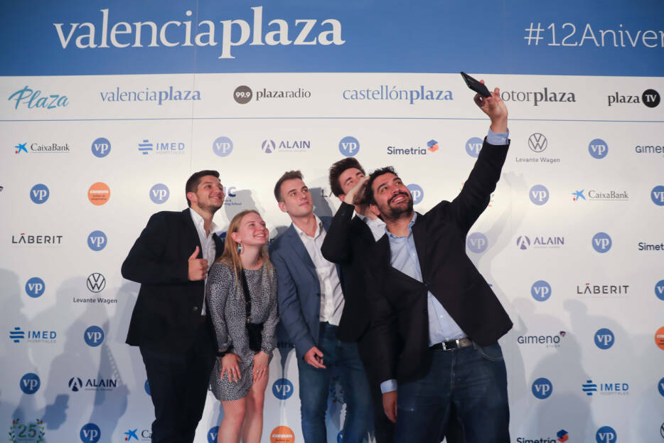 📱 Oye, que bien nos quedó el selfie indirecto. Gracias <a href="/Marga_Ferrer/">Marga Ferrer</a>! 😘

Mis dieses por el currazo de ayer, chicxs. 👏👏

#12AniversarioVP