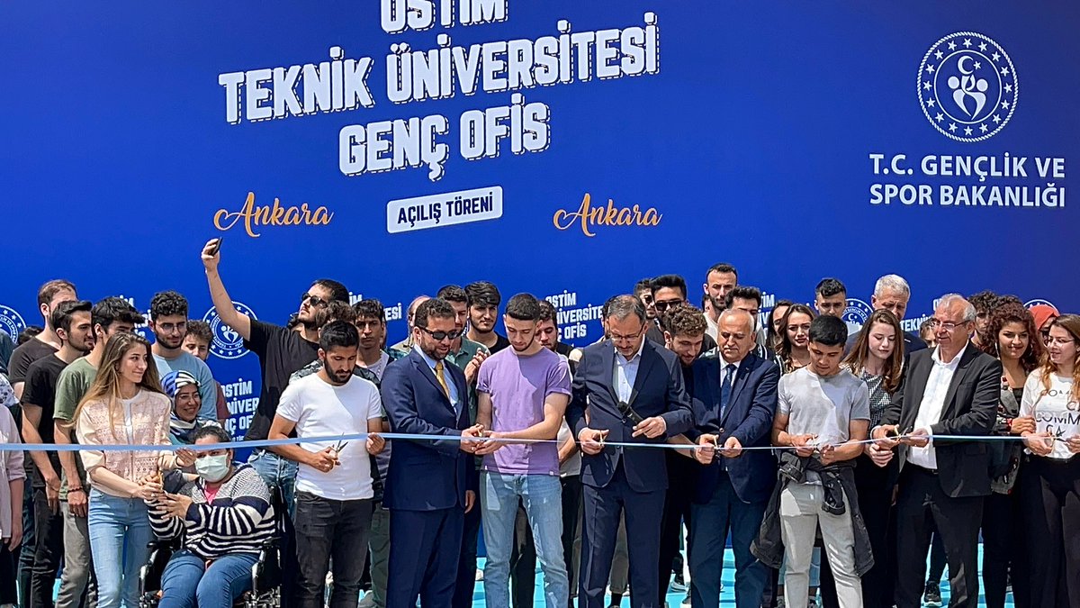 GSBgenclik's tweet photo. Biz kocaman bir aileyiz ve yeni açılan Genç Ofislerimizle ailemiz her gün biraz daha büyüyor. 😊

📍 Gazi Üniversitesi Genç Ofis
📍 ASBÜ Genç Ofis
📍 Ostim Teknik Üniversitesi Genç Ofis

Size daha yakın olmak için sizin olduğunuz her yerdeyiz. https://t.co/m1wFziT68J