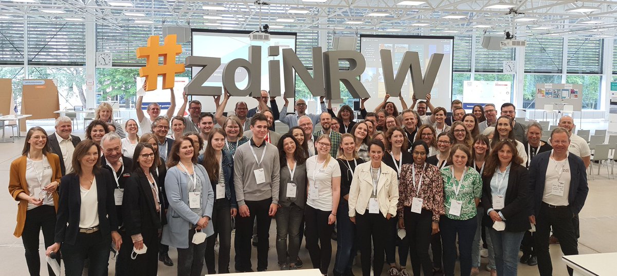 Zum Auftakt ein Gruppenbild! #zdiNRW #community