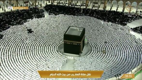JCKHp0DCwosmHIZ's tweet photo. تحية اجلال واكبار وتقدير الى من حافظة على حجابها وحشمتها وعفتها ..انتم بعد الله مصدر تماسك المجتمع وقوته امام تيارات التغريب والانحلال،..

الأُمُّ مَدرَسَةٌ إِذا أَعدَدتَها  
             أَعدَدتَ شَعباً طَيِّب الإعراب 
 #موضي_الشمراني https://t.co/IUfnHEkdxv