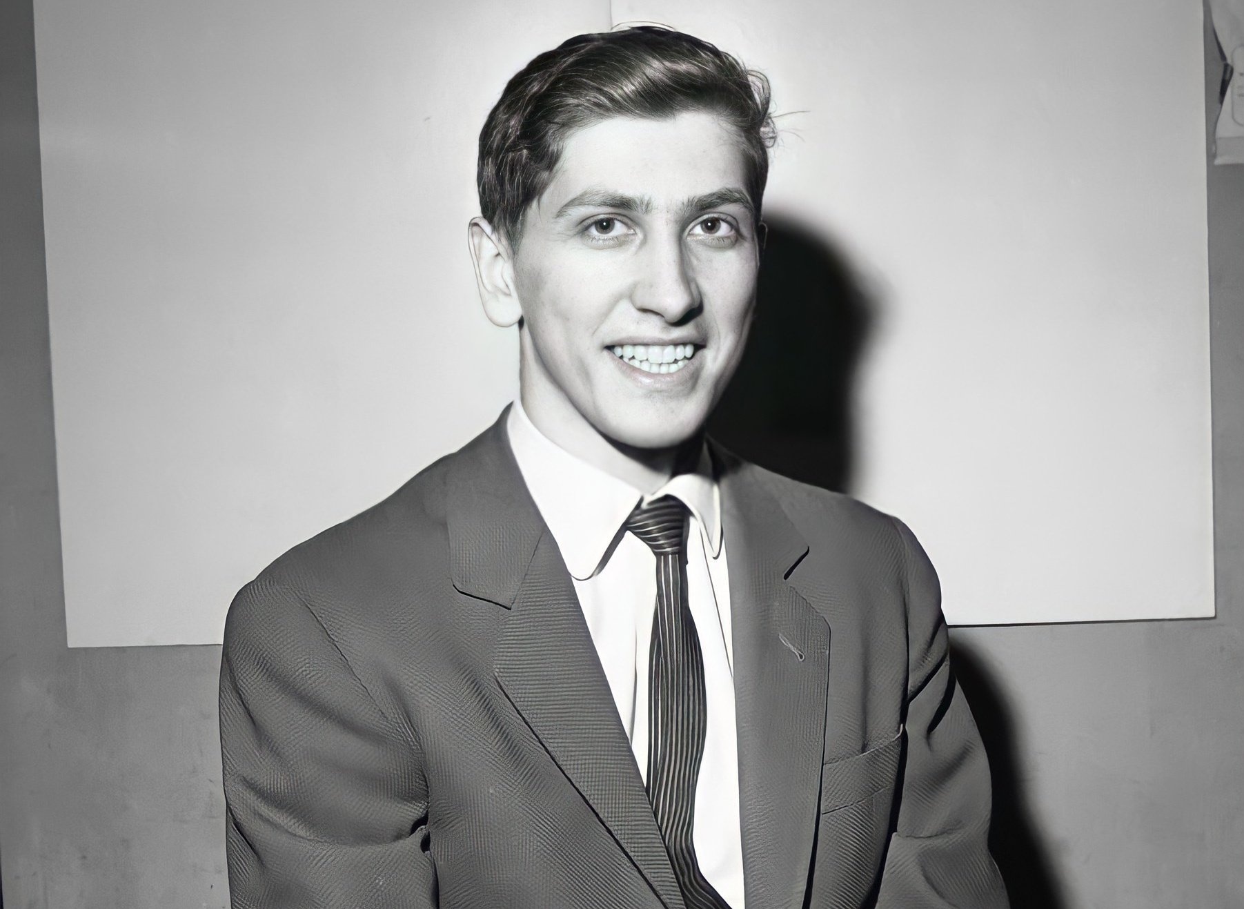 Olimpiu Di Luppi on X: 19-year-old Bobby Fischer in a Brooklyn studio in  late April 1962.  / X