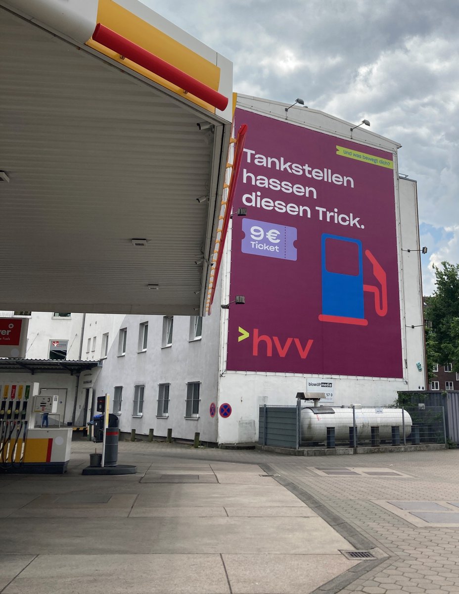 hochbahn's tweet image. Sorry, der musste sein 😉 #9EuroTicket #hvv