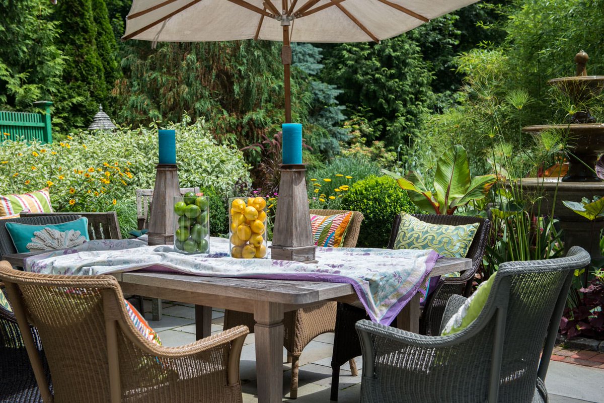This beautiful outdoor dining space designed by our New Hampshire studio is great for entertaining! 

crtinteriors.com/outdoor-terrace