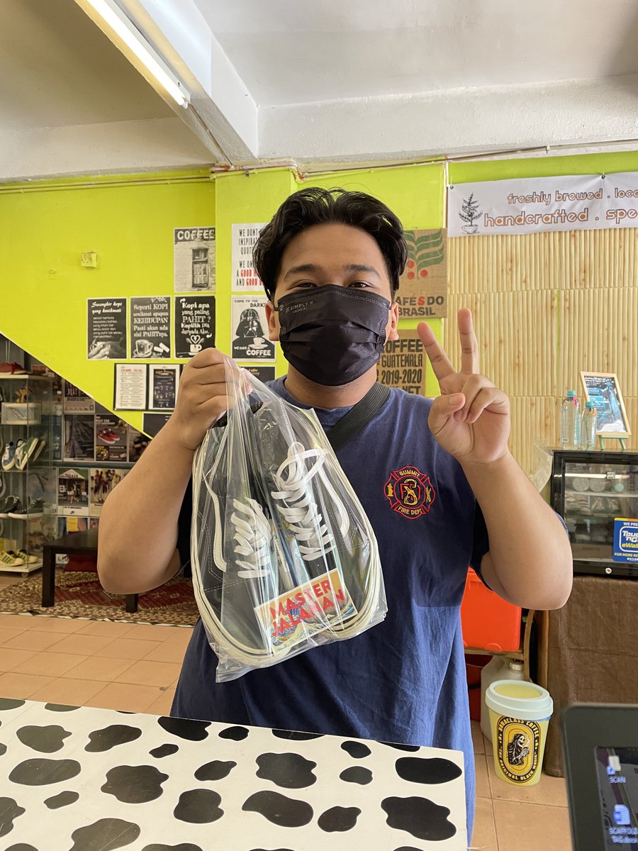masterjalanan's tweet photo. Kaki bundle sekitar Hulu Selangor &amp; Rawang boleh cekidaut kedai @/ahmad_rasydan.

The one and only @/ddbundle1, di Jalan Telipot, Bukit Sentosa 3. https://t.co/9QcW6TsCvD
