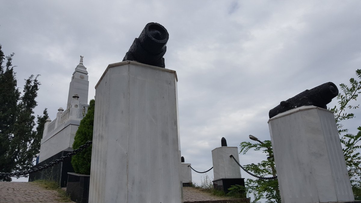 MHP, TBMM’ye bir kanun teklifi sundu.
Sn. Devlet Bahçeli imzasıyla sunulan teklifte şöyle yazıyor:
“Topal Osman Ağa’nın itibarının iadesi Gazi Meclis’in asli görevidir.”
99 sene önce işlenmiş cinayetler gündeme geldi.
Peki, Topal Osman Ağa neden öldürülmüştü?