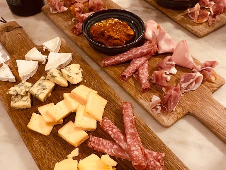 We thoroughly enjoyed our session last night at Absolute Body Solutions Personal Training - we were definitely put through our paces! Followed by some well earned drinks and nibbles at Haunt! 💪🏼😮‍💨🥂🧀

Big thank you to <a href="/9StJohnStreet/">9 St John Street (now Nine Chambers)</a> 🎉