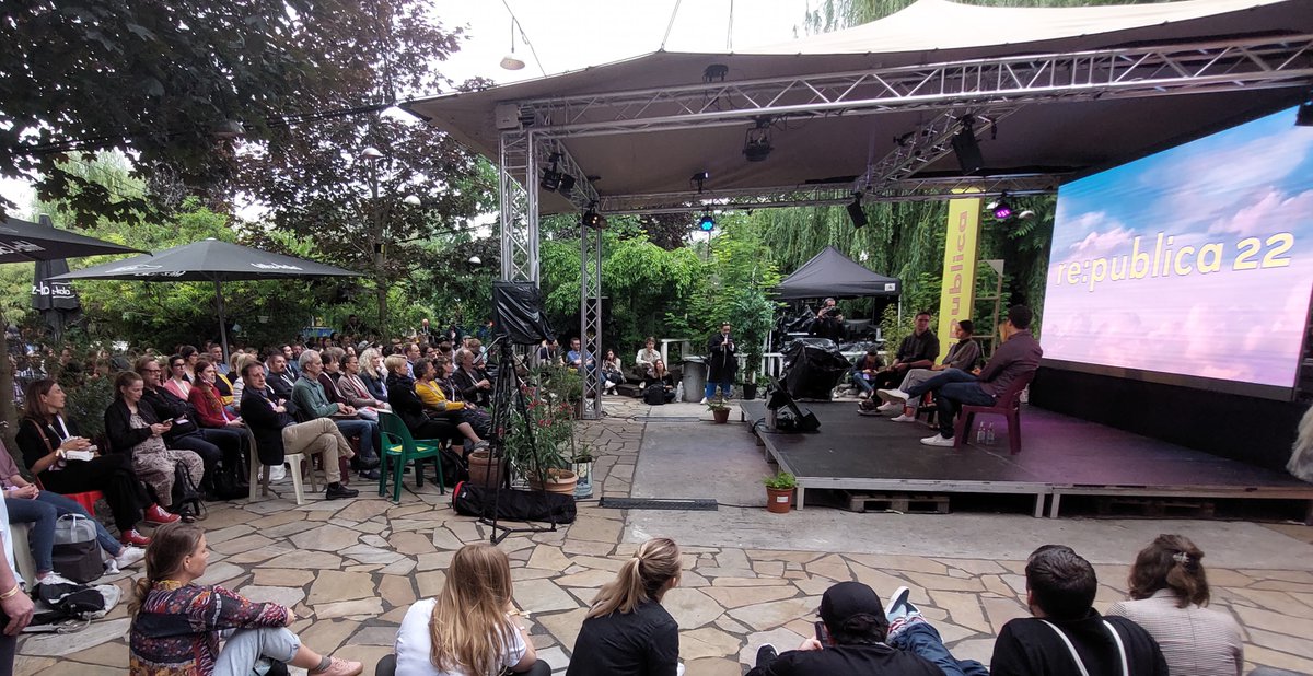 Wie erreichen klassische Medienproduzenten Generation Alpha, intuitive Menschen, die natürlich und kreativ mit Dingen umgehen, die "uns" oft fremd und komisch erscheinen? Tiktok, "OneClickApps", Info-in-Games, Web Erlebniswelten, Storytelling, unübliche Berufsbiografien #rp22