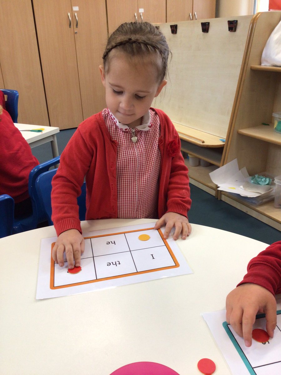 MissMor85589275's tweet photo. RLE enjoying tricky word bingo this morning 
@YsgolEmmanuel @MrsLEdwards2 https://t.co/Hksuy7VrIN