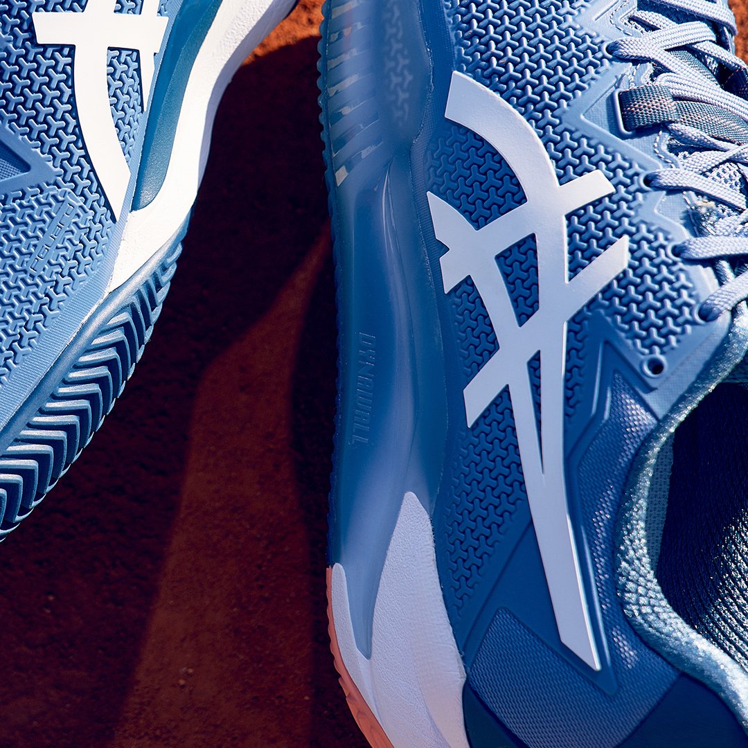 ASICSTennis's tweet photo. The #Dynawall technology in the #GELRESOLUTION8 offers added midfoot stability to help you cover the baseline with ease. #ASICSTennis #LiveUplifted #ASICS #Tennis https://t.co/C3IAzZMtTr