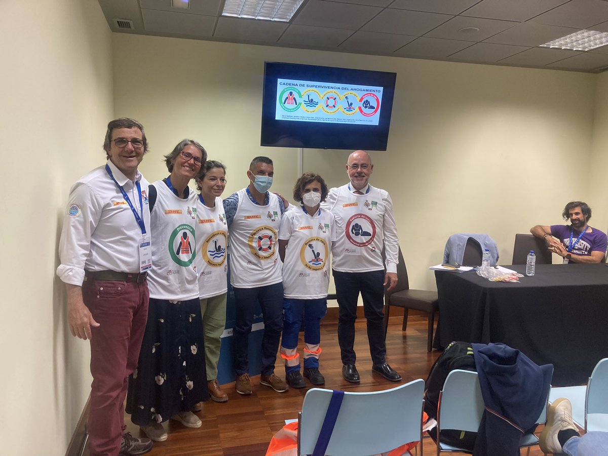 La cadena de supervivencia del ahogado #SEMES2022 <a href="/david_szpilman/">David Szpilman</a>