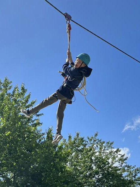 HeybridgeSchool's tweet photo. A few more from yesterday’s Y6 adventures 🔴⚪️ @HeybridgeSchool https://t.co/SVbj0uo4S9