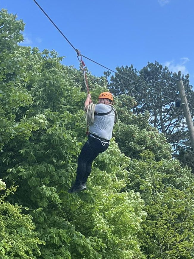 HeybridgeSchool's tweet photo. A few more from yesterday’s Y6 adventures 🔴⚪️ @HeybridgeSchool https://t.co/SVbj0uo4S9