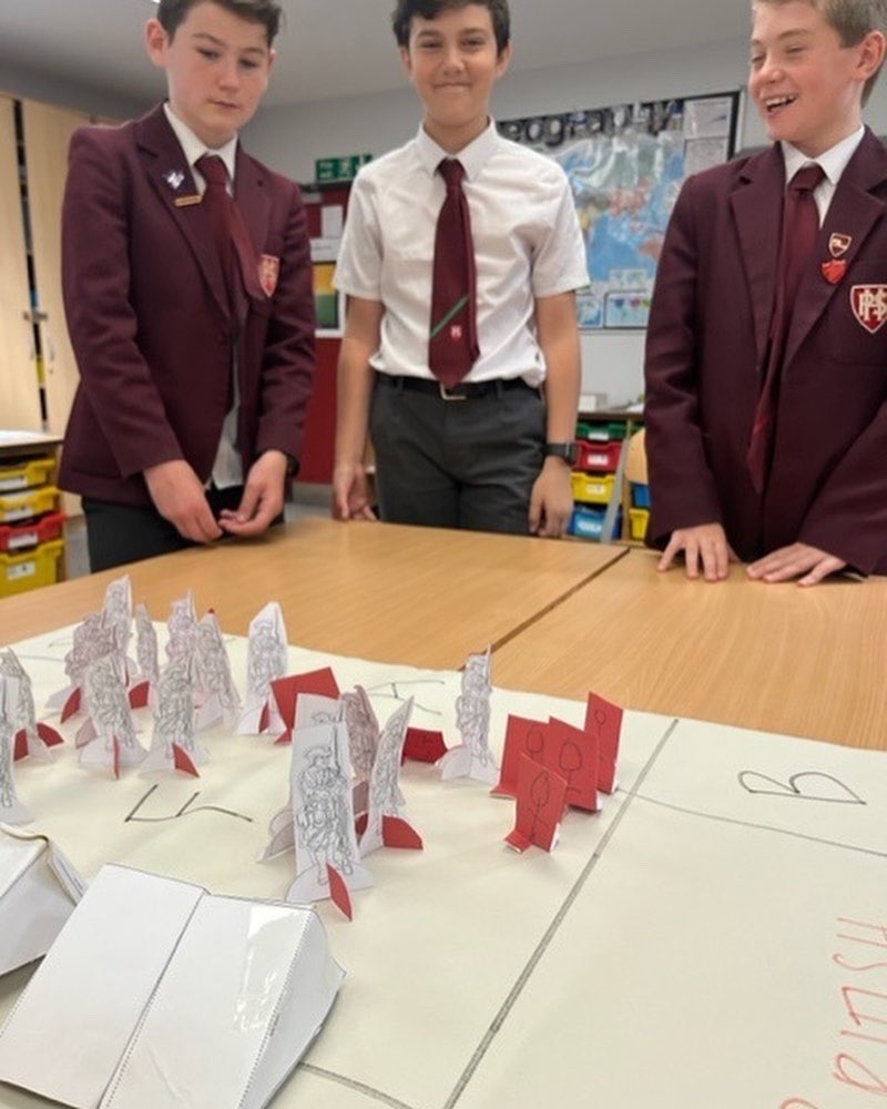 HomefieldSchool's tweet photo. #Year7 #History lesson recreating the American War of Independence! #PaperSoldiers #Calvary #WeaponRamps #CannonBalls https://t.co/PJJOphaCYC