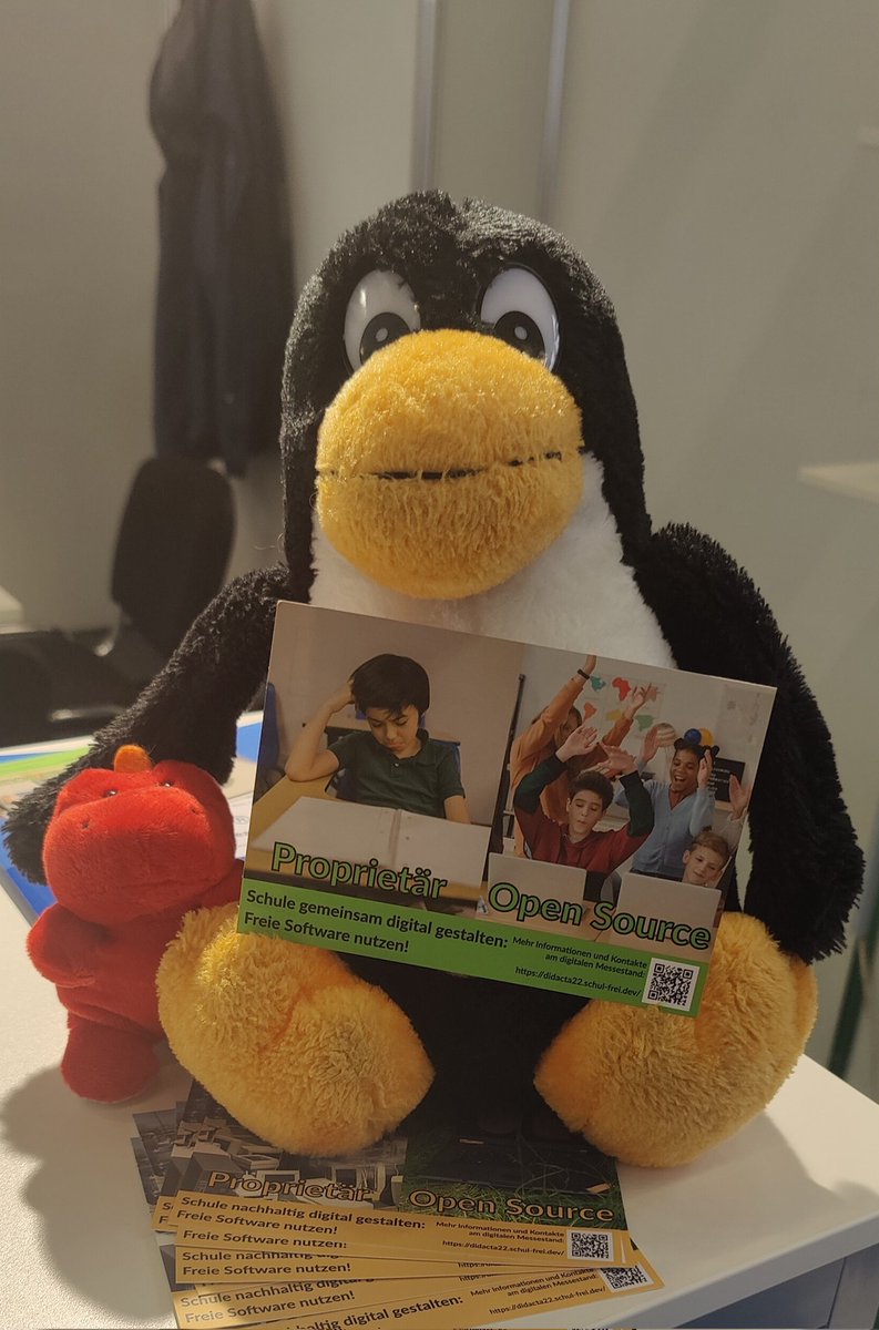 Jemand hat unserem Plüschtux einen Spielgefährten gebracht 🥰!

#didacta

Kommt vorbei (Halle 6, Stand E122) und informiert euch über freie Software!