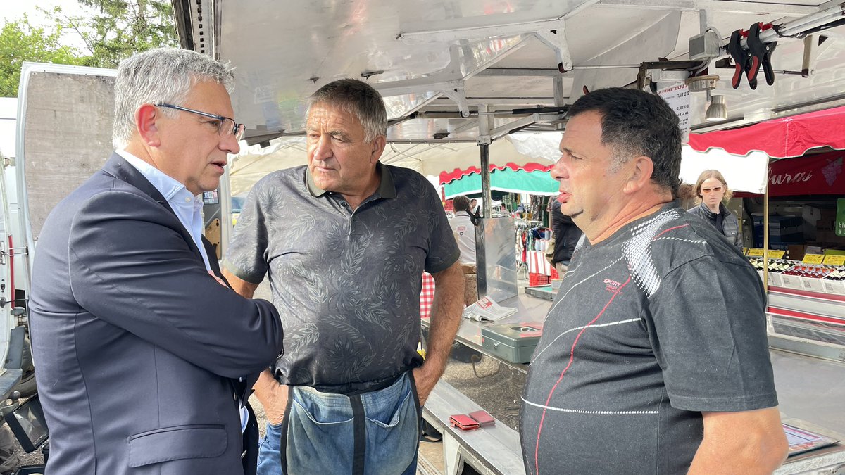 [ #SurLeTerrain ] 
À votre rencontre à Monsempron-Libos et Monflanquin pour échanger sur vos préoccupations. Vous nous le dites : les problématiques de notre territoire n’ont pas été entendues ou ont été bien mal défendues depuis 5 ans.  
#LaVoixDuTerritoire  #DéputéUtile