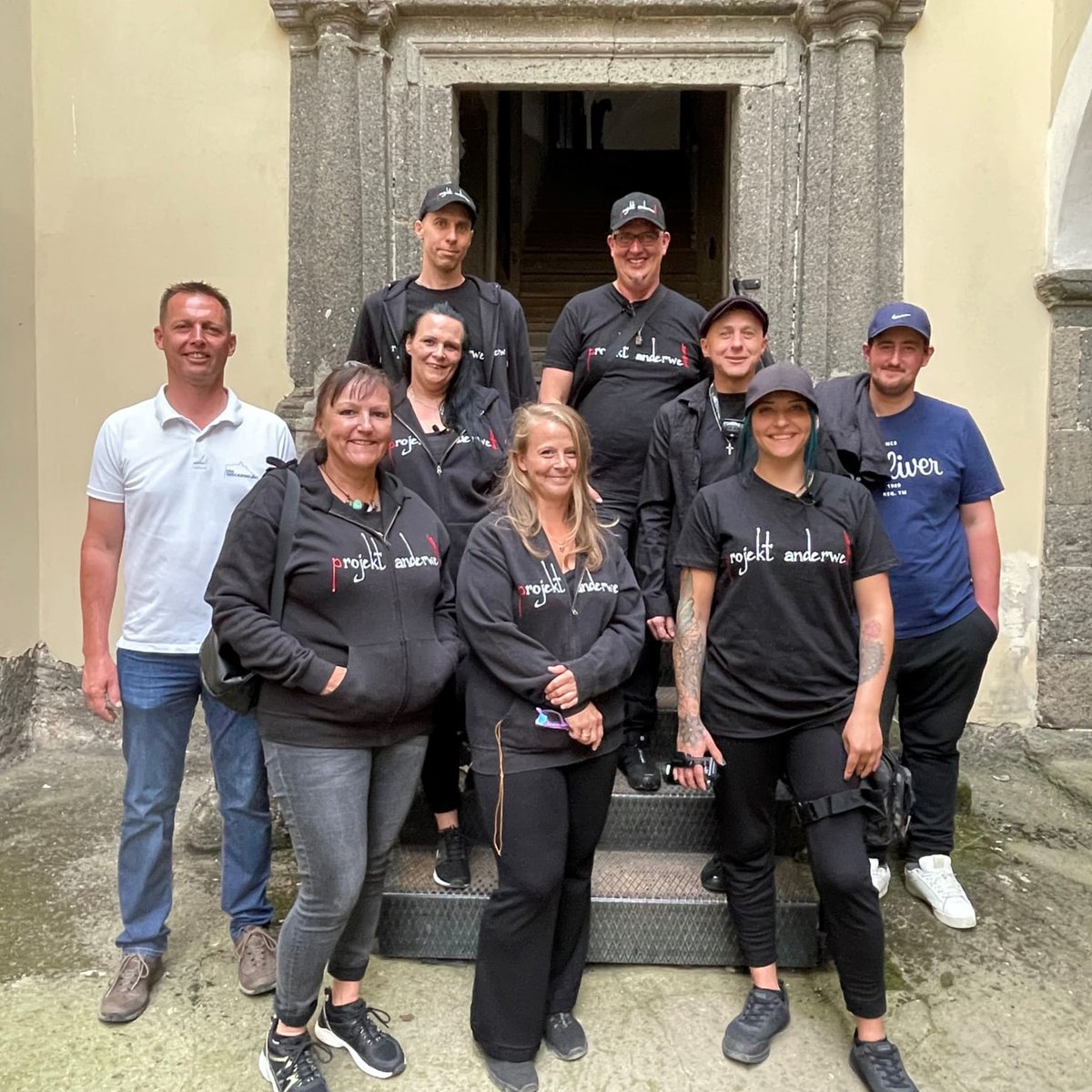 Grenzwanderer's tweet photo. Wir danken Herrn Christian Zotter von @dieriegersburg für das freundliche, sympathische und respektvolle Miteinander.
Es grüsst das Team vom Projekt
#ghost #ghosthunting #jenseits #evp #stimmenforschung #jenseitsforschung #anderwelt #anderswelt #reiseinslicht https://t.co/whDDugQ22q