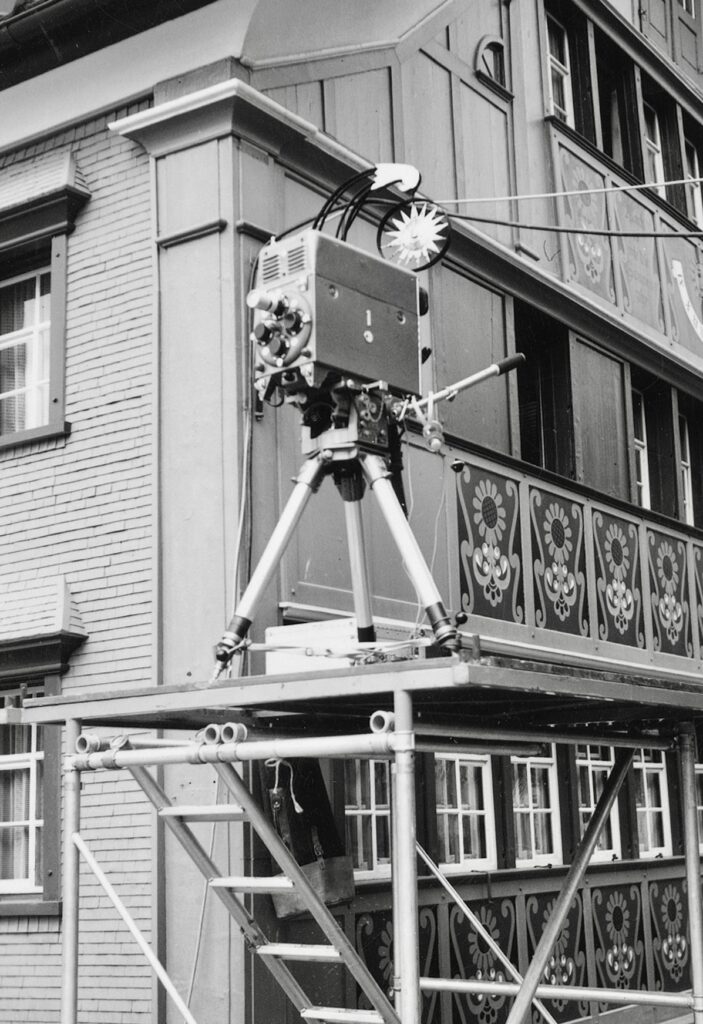 👀 Wollen Sie mehr über das in Appenzell aktuell laufende Memoriav-Projekt zur Erhebung audiovisueller Dokumente erfahren? Dann nehmen Sie morgen (10.6.) am Vortrags- und Diskussionsabend «Audiovisuelle   Zeitzeugnisse aufspüren» im Rathaus Appenzell teil. memoriav.ch/de/audiovisuel…