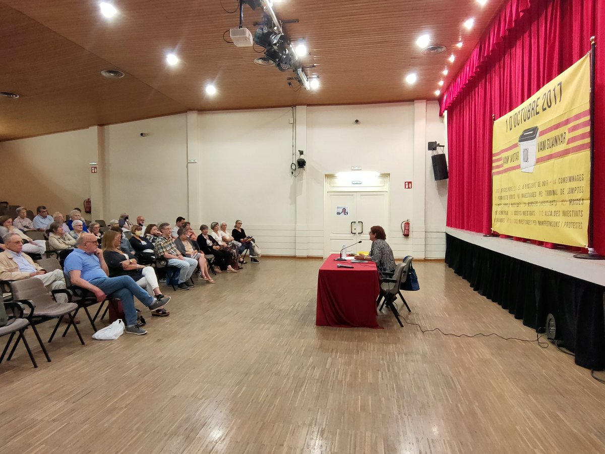 Ahir vespre, debat amb Dolors Bassa. Molt interessant, per la xerrada i per les preguntes i respostes. Gràcies!