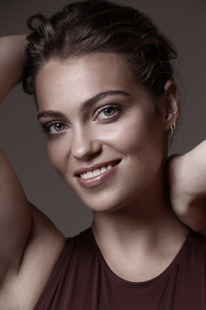 Simon & How tweet media