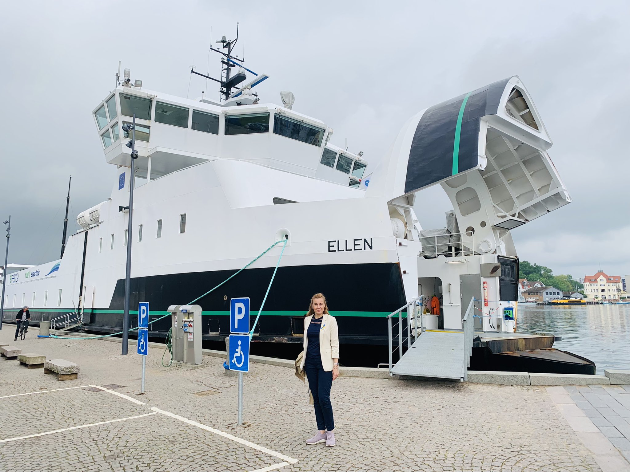 Kadri Simson on Twitter "It was cool to meet Ellen, the world’s