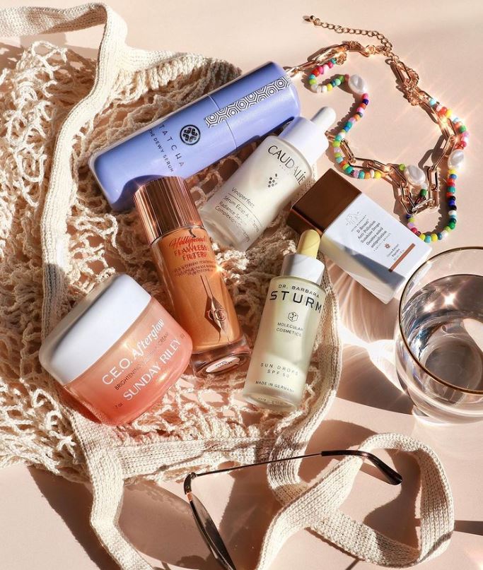 christoph_place's tweet photo. Attempting that pre-summer radiance?💫 Look no further - these essentials will have you glowing in no time🤩
@Tatcha @SundayRiley @CharlotteTilbury @DrBarbaraSturm @Caudalie @DrunkElephant
#SpaceNK #christopherplace #stalbans https://t.co/OQd0c0PBah