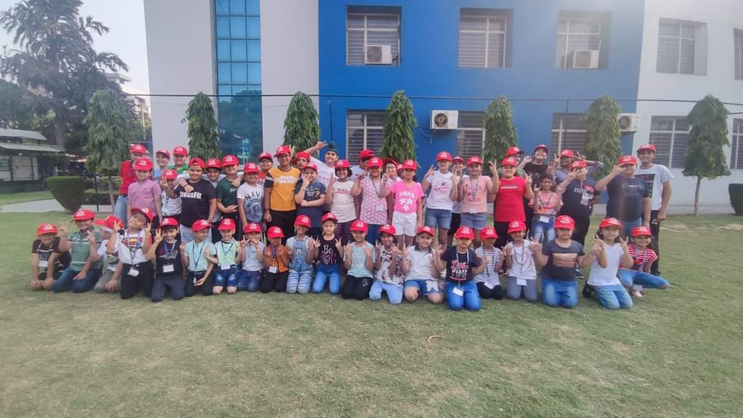 DCMPresidency's tweet photo. Glimpses of Sunshine Summer Camp @DCM Presidency School
#ChefsCorner #FirelessCooking #BuddingJournalists #Journalism #VedicMath #Mathematices #Fun #STEM #FunwithScience #LaughterYoga #Fitness https://t.co/VpzKWdc2YP