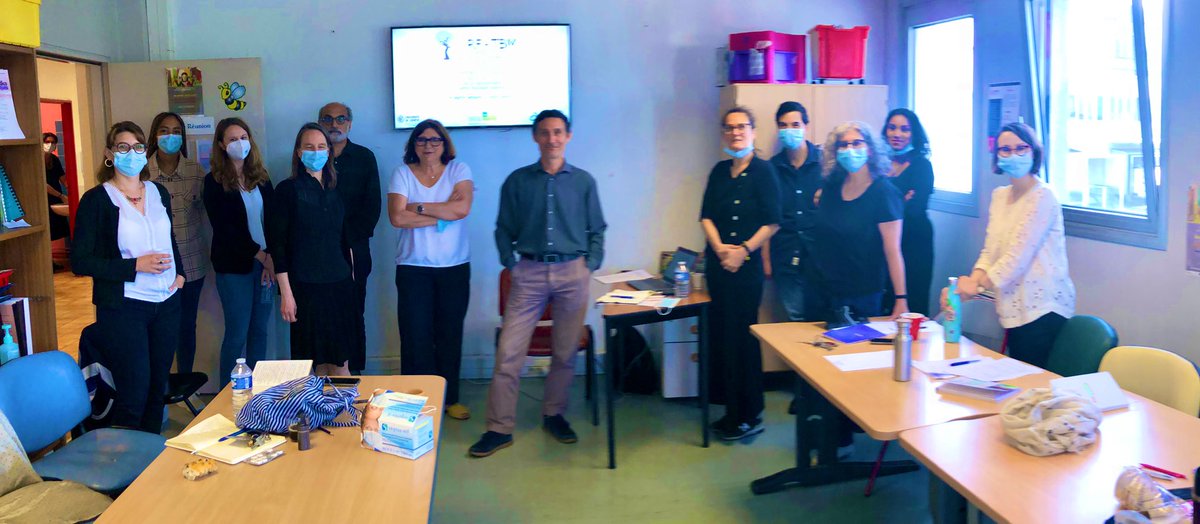 TBaubet's tweet photo. Aujourd’hui le Pr Mario Speranza forme l’équipe de pedopsy du service aux thérapies basées sur la mentalisation. Deuxième journée d’initiation. @Avicenne_RMuret @APHP @univ_spn https://t.co/Q7ZjKFKYPr