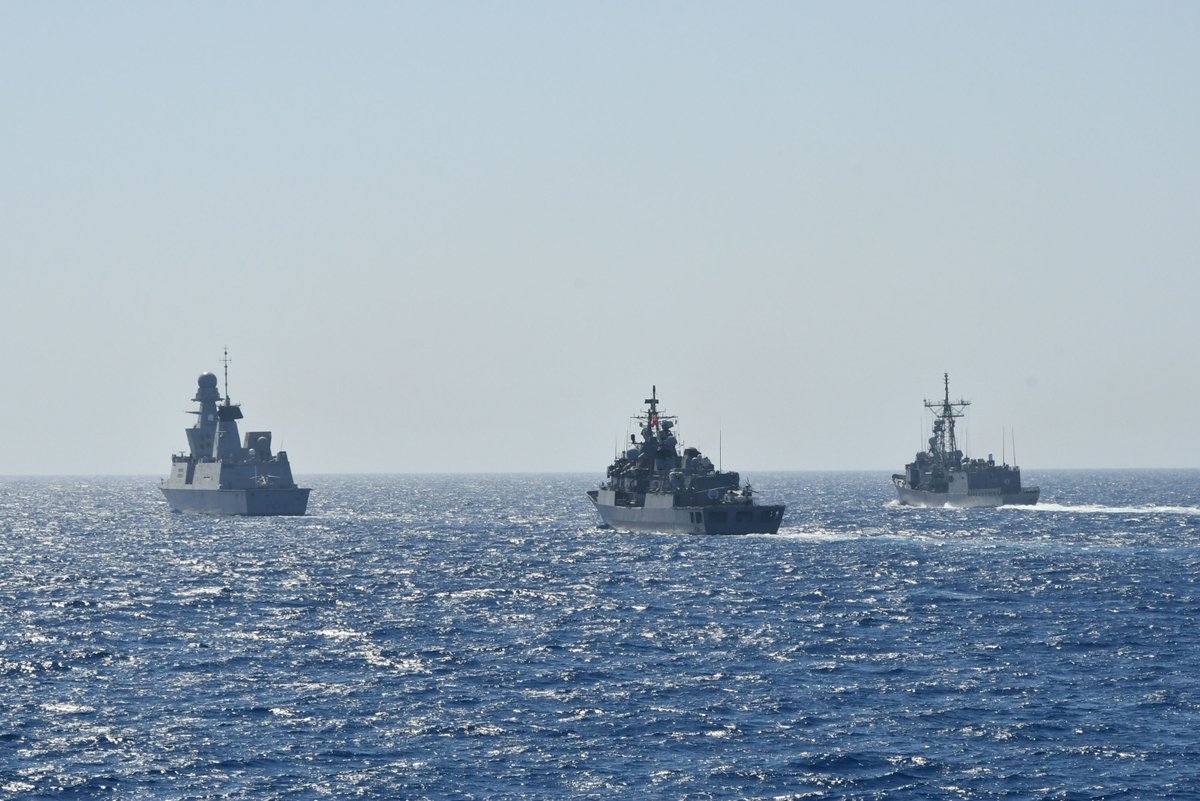NATO_MARCOM's tweet photo. FS Forbin 🇫🇷 and TCG Salihreis 🇹🇷 worked with TCG Gokova 🇹🇷 in the #MediterraneanSea. #SNMG2 units continuously collaborate with #NATO Allies to maintain a high readiness level, assuring the international maritime community with security on the high seas. #WeAreNATO https://t.co/KbeQn0yl5D
