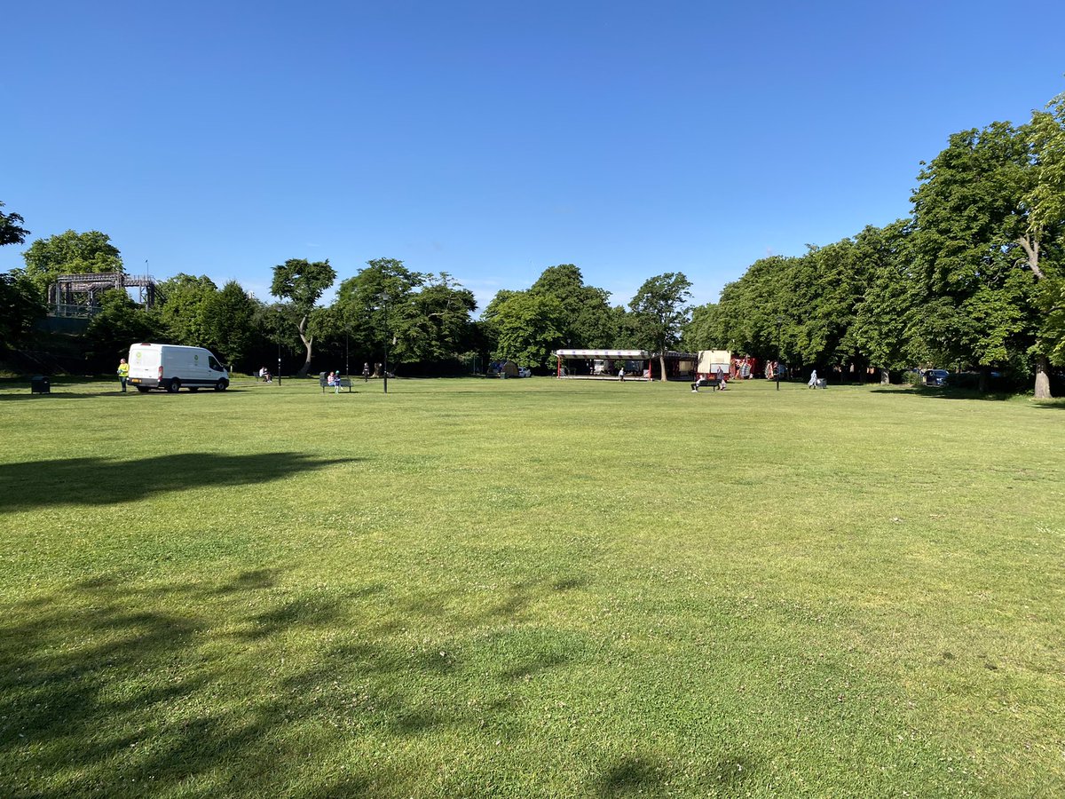 BedfordParkFest's tweet image. Thanks to @EalingCouncil for cutting the grass so beautifully this morning ready for #GreenDays and @rockslaneW4 5-a-side football. Tomorrow the Green will fill up with marquees, ready for the opening by Alex Jones of @BBCTheOneShow at 11am on Saturday. bedfordparkfestival.org/s/10/green-days
