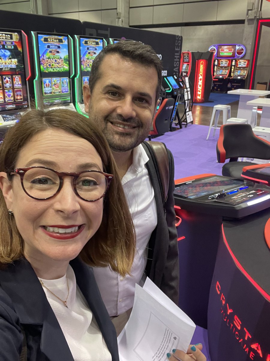 albaemery's tweet image. Soy una afortunada de poder está en #valencia con mi compi @CsTarancon que están dando una charla en #expojoc