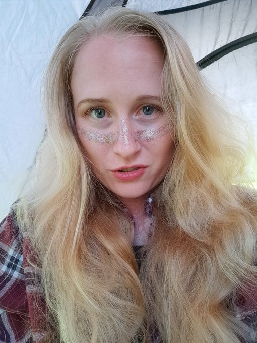 Who's at @DownloadFest with me and @tindrafrost then? Show us your coolest t-shirts! 😆  #downloadfest<a class="tags" target="_blank" title="On Twitter" href="/?out=eyJ0eXAiOiJKV1QiLCJhbGciOiJIUzUxMiJ9.eyJpYXQiOjE3MjcyNTg0NjMsImlzcyI6InR3cG9ybnN0YXJzLmNvbSIsIm5iZiI6MTcyNzI1ODQ2MywiZXhwIjoxNzU4Nzk0NDYzLCJyZWRpcmVjdF91cmwiOiJodHRwczovL3R3aXR0ZXIuY29tL0Rvd25sb2FkRmVzdCJ9.4F5l5tmaxFOoMZ8McQ3hidBjfPIzO8PS94tjDCKAda3DqqwVtt6Cuyd85LQMNU1pdjwN5Vx4o9evEwiQcWEv2w">@DownloadFest</a><a class="tags" href="/tag/tindrafrost">@tindrafrost</a><a href="/tag/thursdayvibes"class="tags"><span>#thursdayvibes</span></a><a href="/tag/downloadfest"class="tags"><span>#downloadfest</span></a>