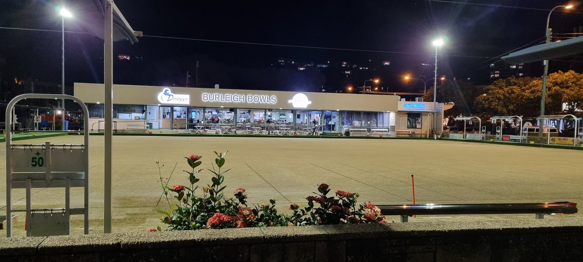 Welcome to Qld and the Australian Open. Only 2 sleeps to go #AusOpen #burleighheads #bowls #thebuzz #getthechalkout