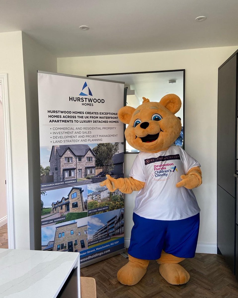 destflorida's tweet photo. Fabulous morning spent with @Hurstwood 💜
Jet made himself right at home!! 🤣🏡😍
#JetTheBear #destinationflorida #charity @MsLending https://t.co/QZILiq3ir0