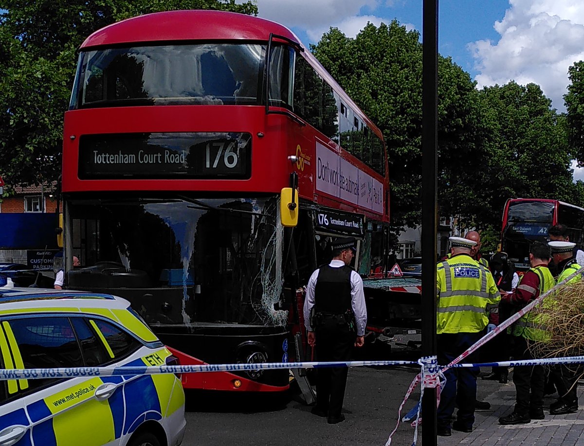 Southwark_News's tweet photo. UPDATE: Bus collides with tipper truck in East #Dulwich - injuries not believed to be life-threatening

#SE22 @TfL #Southwark @MPSSouthwark 
https://t.co/SADugYxEqF https://t.co/7xJXcXcFoO