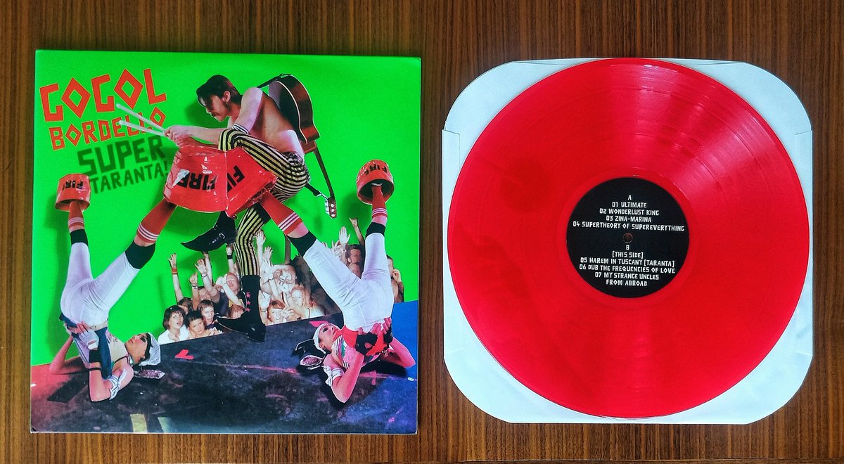leevcleef's tweet photo. 💥
Super Taranta! is the 4th album by Gypsy punk band #GogolBordello. It was released on Jul 10, 2007 by #SideOneDummy Records, produced by the band and #VictorVanVugt.
#vinylcommunity #NowPlaying #nowspinning #vinylcollection @SideOneDummy https://t.co/zPnn4APjBF