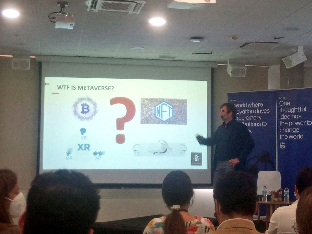 Arrancamos una sesión sobre #Metaverso impartida por <a href="/NachodePinedo/">Nacho de Pinedo</a> de <a href="/ISDI_edu/">ISDI</a> en <a href="/HPEspana/">hpespana</a> en el marco de Power Your Growth 🚀🤯...¡nos vemos en la Web3!