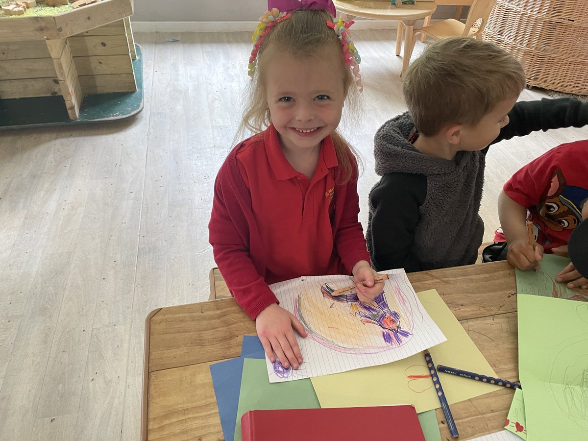 SFX_Nursery's tweet photo. We are writing and drawing and sharing our ideas with our friends #alwaysbeingcreative https://t.co/1BAZlGqTDx