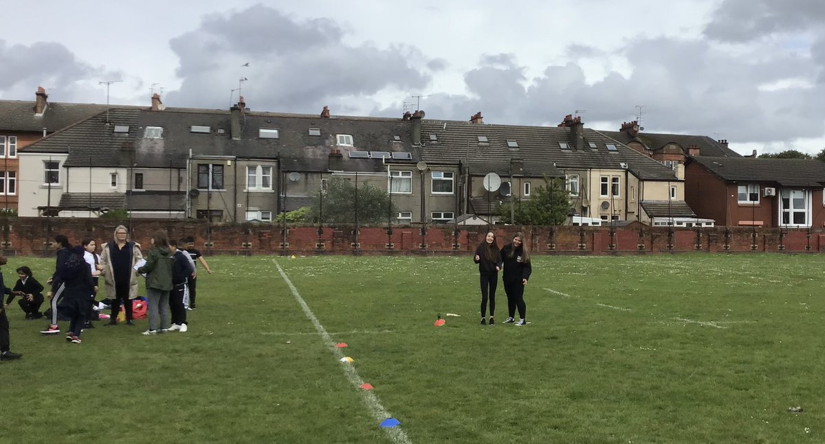 Well done to our <a href="/ShawlandsPe/">Shawlands Academy PE</a> Young Ambassadors for helping out with <a href="/AnnetteStreetPS/">Annette Street PS</a> Sports Day this morning 👏🏼 Lots of fun had by all 🏃🏼‍♀️🤩 <a href="/ShawlandsAcad/">Shawlands Academy</a>